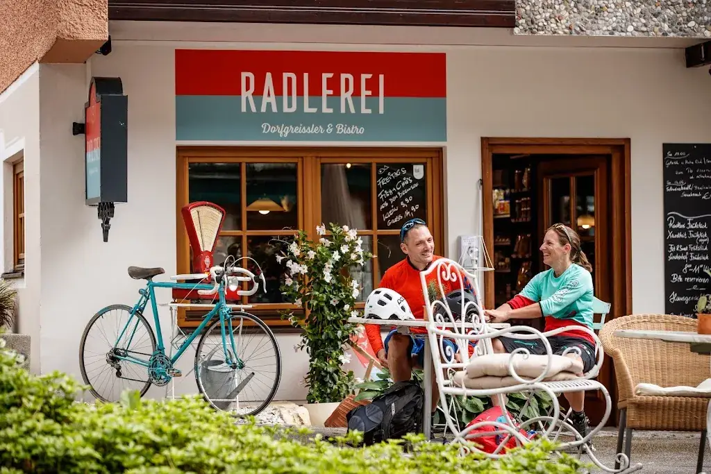 RADLEREI - Dorfgreißler & Bistro restaurant à Feld am See