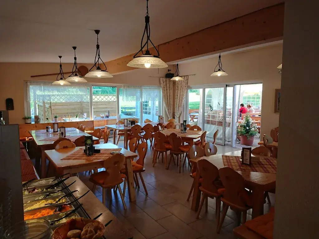 Buschenschenke u. Jausenstation KURASCH restaurant à Feistritz im Rosental