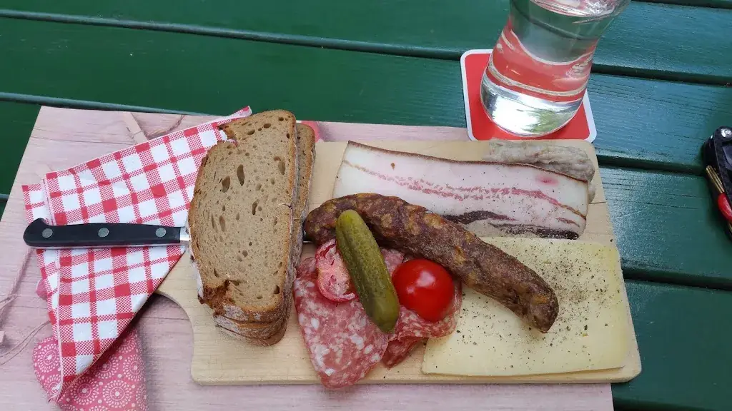 Mark Costello_Stan's Tav(b)erna_Feistritz im Rosental_avis