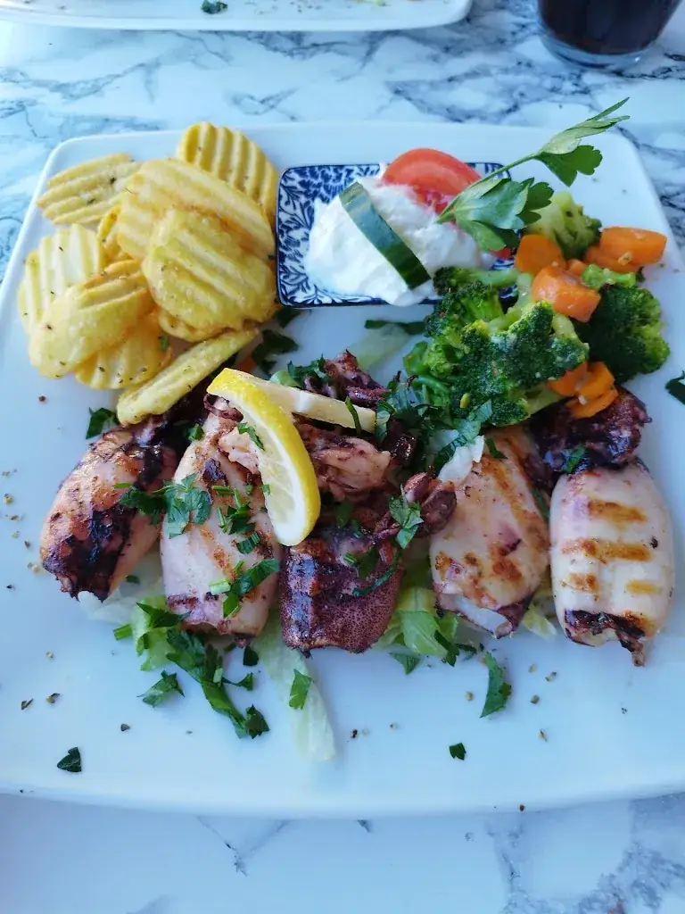 Helmut Gratzer_Restaurant MYTHOS_Feldkirchen District_avis