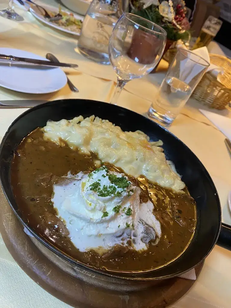 แม่บ้าน สาธารณรัฐเช็ก_Hotel & Restaurant Gletschermühle_Flattach_avis