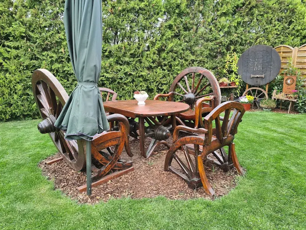 Istvan Torok_Lydia's Garten_Donnerskirchen_review