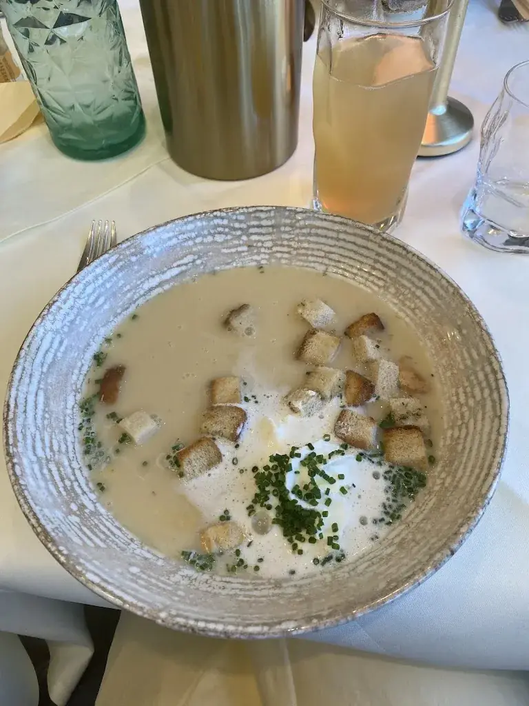 Karina Grimbs_Cafe-Restaurant Jedermann_Fresach_avis