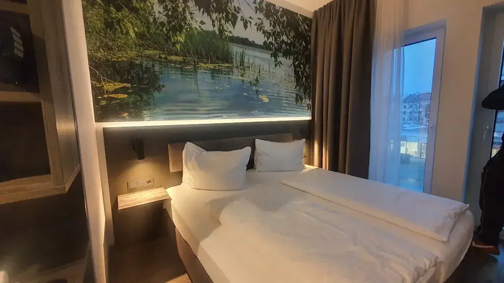 Ho Thao Nguyen Nguyen_Hotel Amper_Frauenstein_review