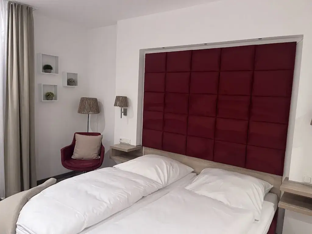 Iza Popescu_Weinhaus Sinz_Frauenstein_avis