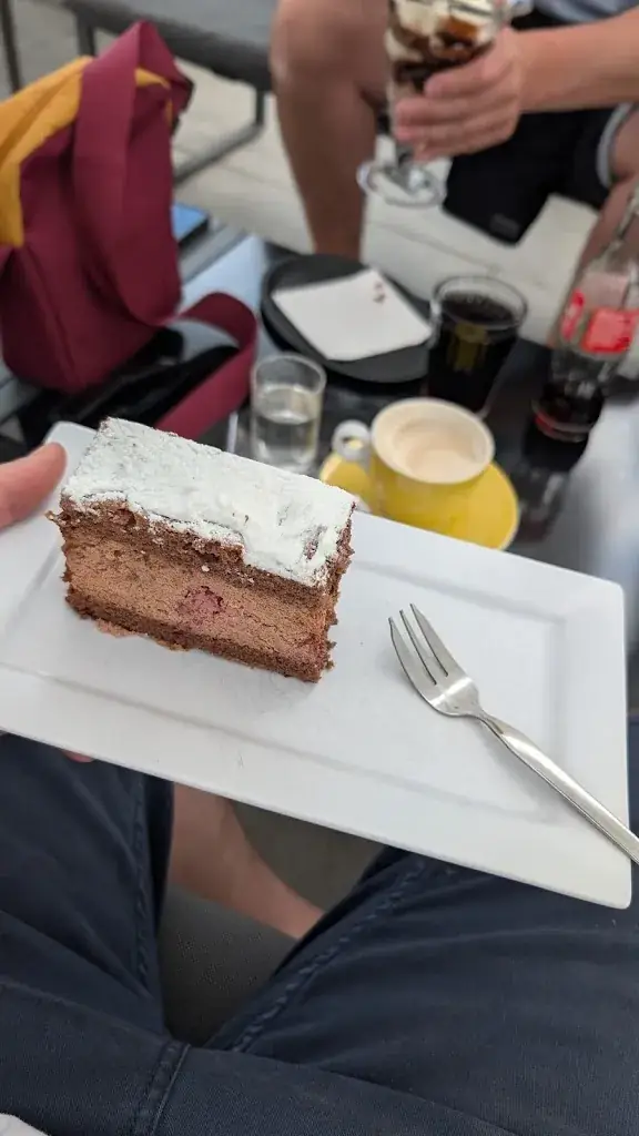 Dennis Dallmann_Cafe Peterlin_Ferlach_recensione