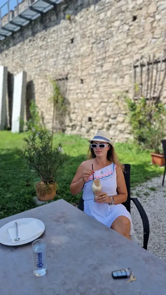 Sanja Panova_Caffe Fürstenhof_Friesach_avis