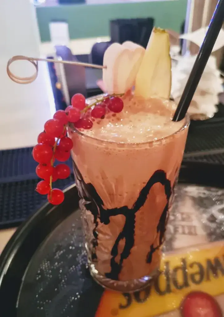 friends Cocktails & Burger - Friesach_Friesach_slider_image_3