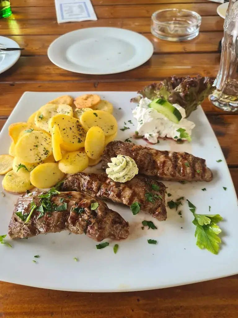 Menu_Restaurant Ikaros_Gerlamoos_image_9