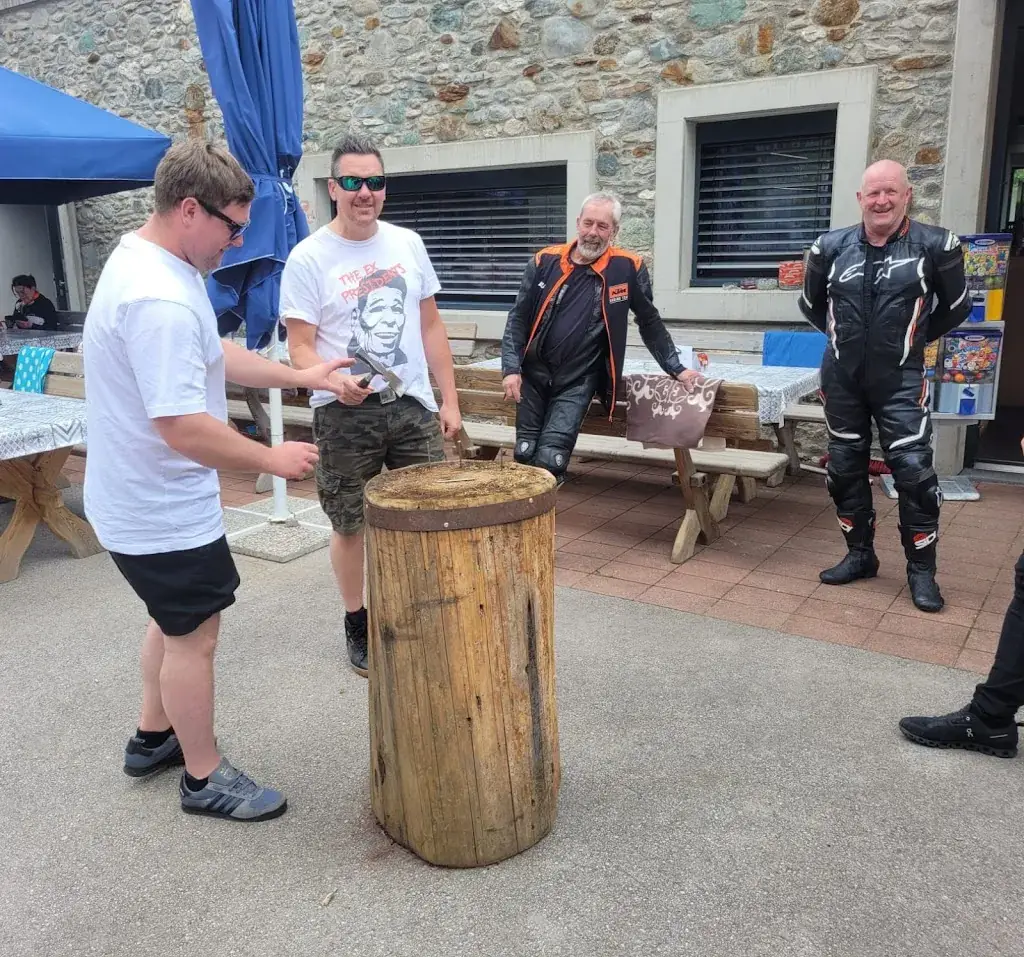 4130Burton_Parkcafé_Großkirchheim_avis