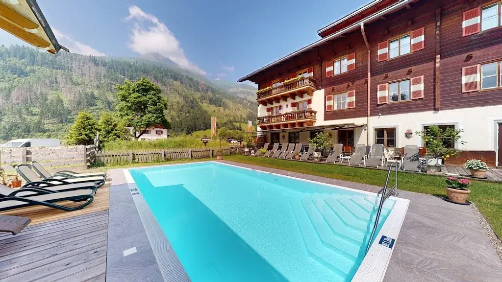 Hotel & Chalets Restaurant Schlosswirt restaurant à Großkirchheim