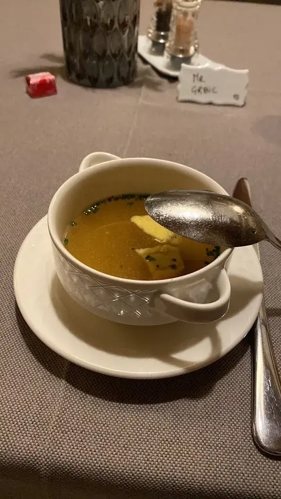 Branislav Grbic_Motorrad-Hotel Gasthof Strasswirt am Nassfeld in Kärnten_Gitschtal_avis