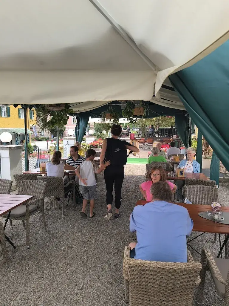 Emil Kutiš_Restaurant Sissi_Görtschach_avis