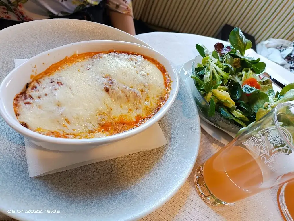 Daniela_Restaurant Pannonia_Bernstein_recensione