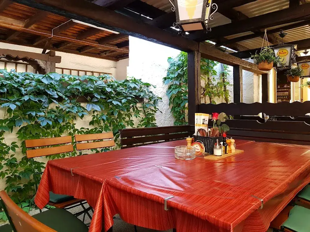 Netzls Heuriger ristorante a Bruckneudorf