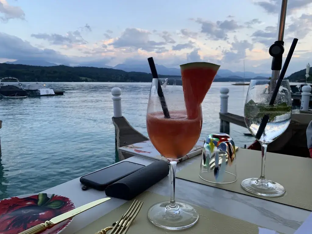 Stella_See-Restaurant Porto Bello & Lounge - Hotel Schloss Seefels_Görtschach_avis