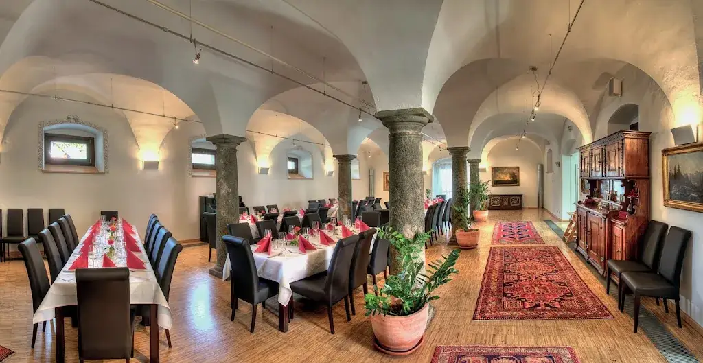 Schlossstadel restaurant à Görtschach