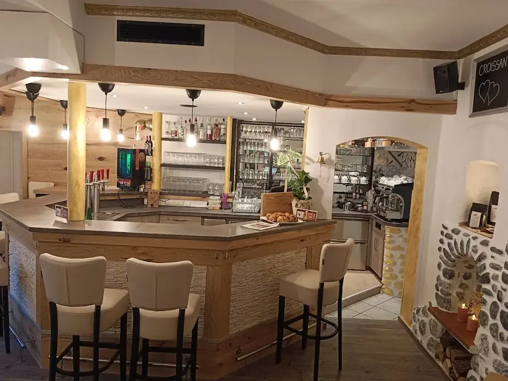 PAPIJO CAFE-LOUNGE-BAR ristorante a Griffen