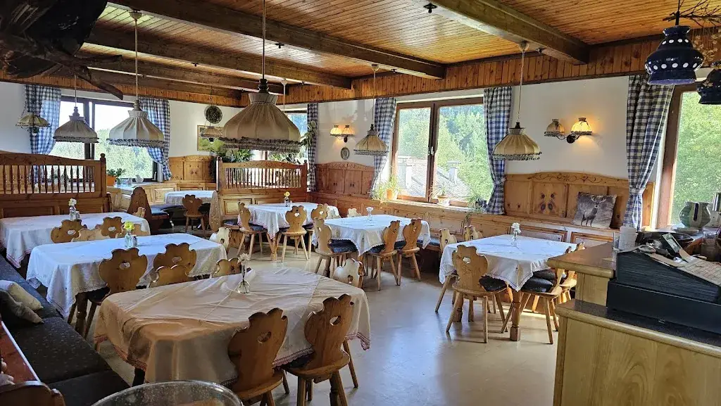 Forellenhof Pluch restaurant à Himmelberg