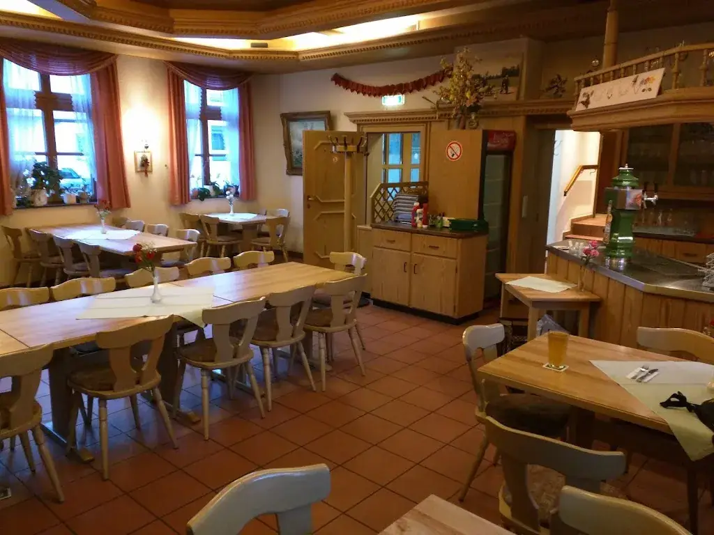 Gasthaus Zum Steinernen Haus restaurant à Hüttenberg