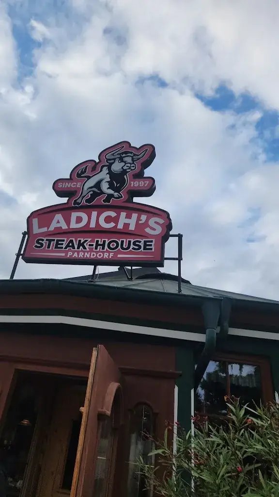 Kim Dr.Choakchai Eaimrittikrai_LADICH'S STEAK-HOUSE Parndorf Restaurant - The Original SINCE 1997_Bruckneudorf_review