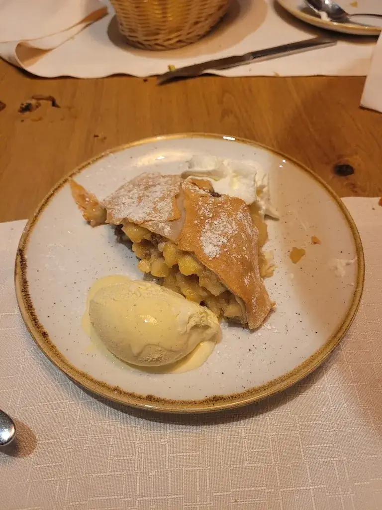 Brett Chen_Restaurant Goldenes Lamm Villach_Landskron_avis