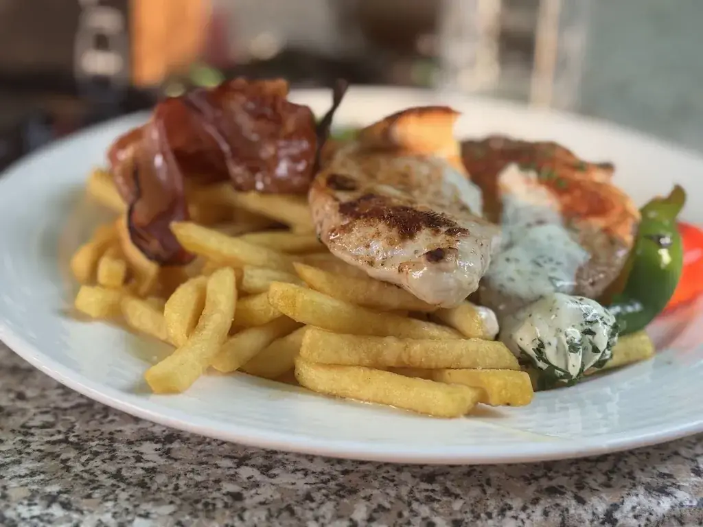 s'Bergbauern Wirtshaus_Kötschach_slider_image_3