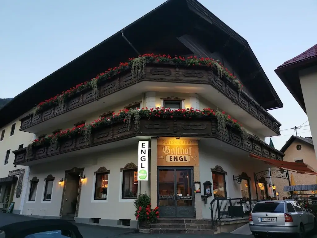 Kirchenwirt Engl restaurant à Kötschach