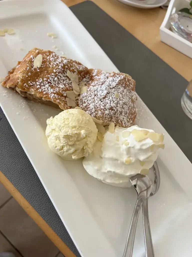 GERMAN CAR SERVICE_Cafe-Restaurant Aquarena_Kötschach_recensione