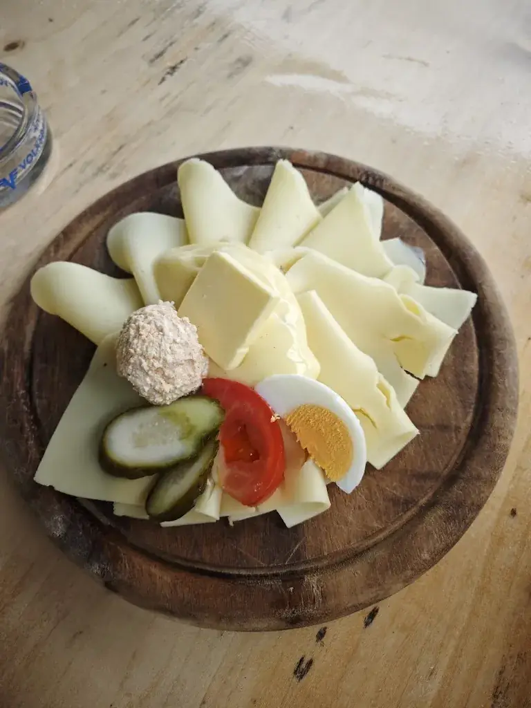 Daniel Braun_Mostschenke Orasch_Kühnsdorf_avis