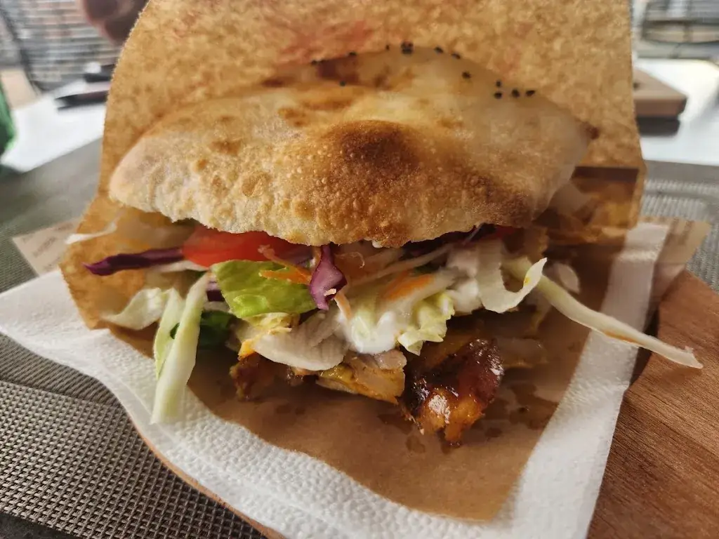 Heeyoung Jeon _Tony's Restaurant & Lounge_Krems_review