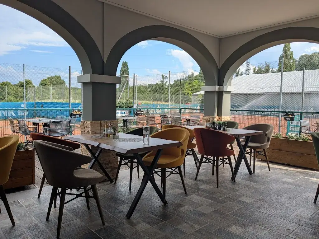 Zsuzsu Blaho Nagy_Tony's Restaurant & Lounge_Krems_review