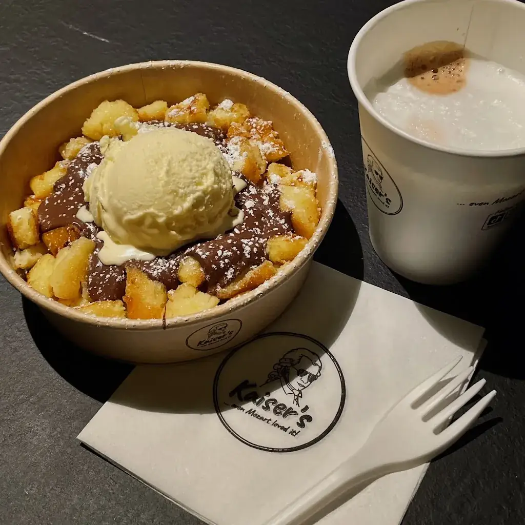 James Doberman_Kaiser's – Kaiser'schmarrn_Krems_avis