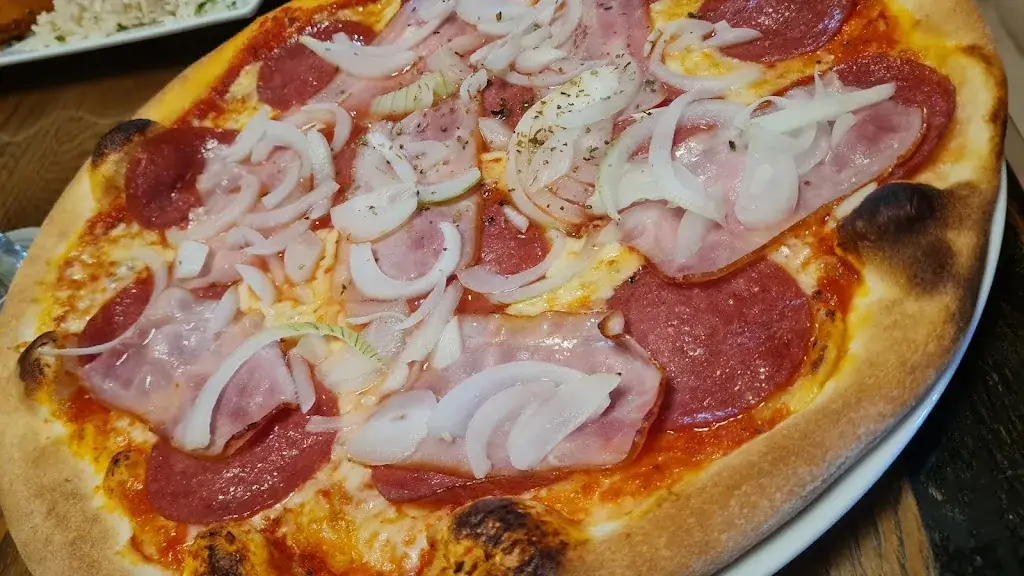 VERA ROSA Pizzeria-Restaurant-Cafe_Lurnfeld_slider_image_2