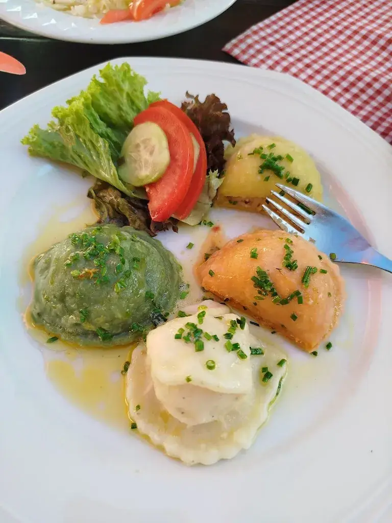 Izabela Kopik_Mascha Wirt – Gasthaus Wilhelmer_Lesachtal_avis