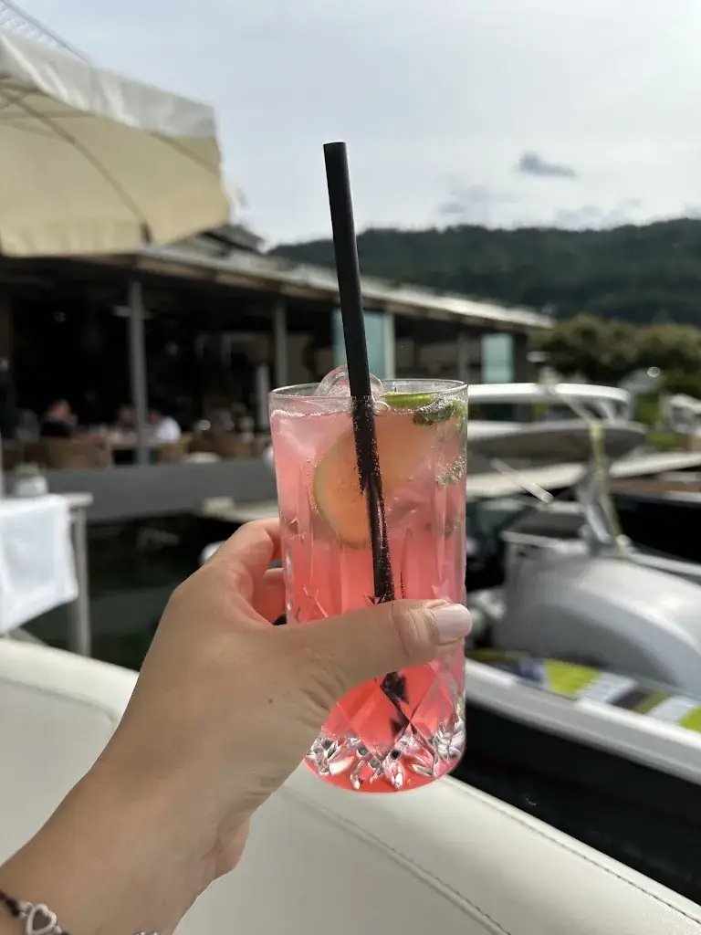 Agnieszka Wróbel_Seebar Linde_Maria Wörth_avis