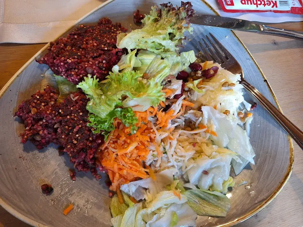 Oana Pascu_Taverne in der Schön_Micheldorf_review