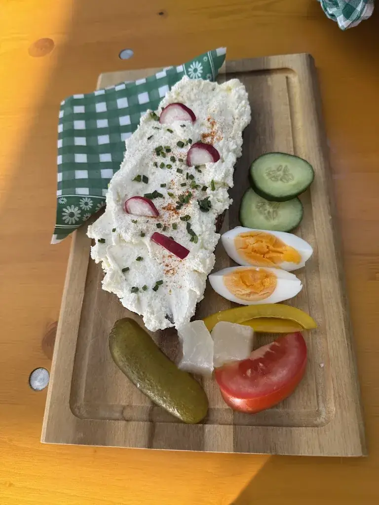 Andreas Greunz_Jausenstube Blauer Hirsch_Micheldorf_avis