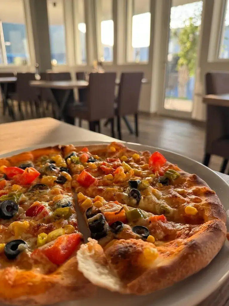 Arin Pizzaria restaurant à Micheldorf