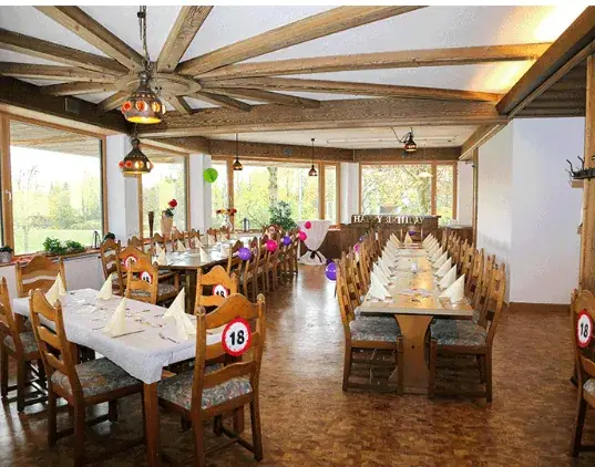 Thomas Bernreiter Gasthaus Innblick - Haus des Gastes_Neuhaus_slider_image_1