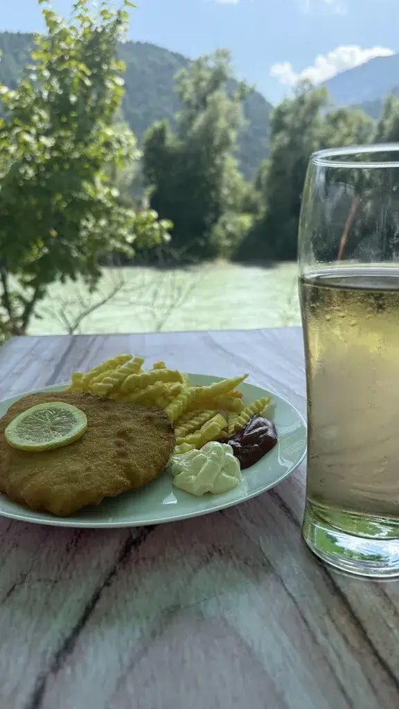 Barbara Kuenzel_Drau Imbiss_Oberdrauburg_avis