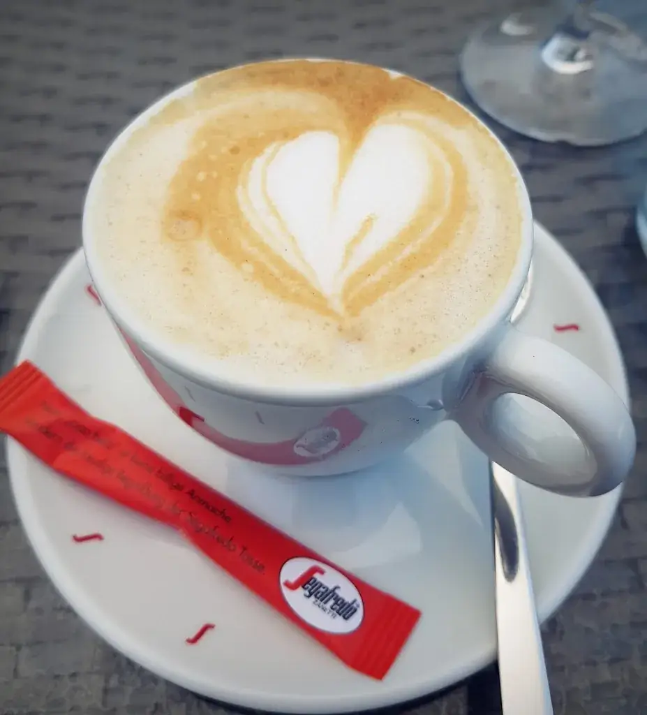 Menu_Kap 4613 - Die Pyramide und Terrasse im Millstätter See_Obermillstatt_image_6