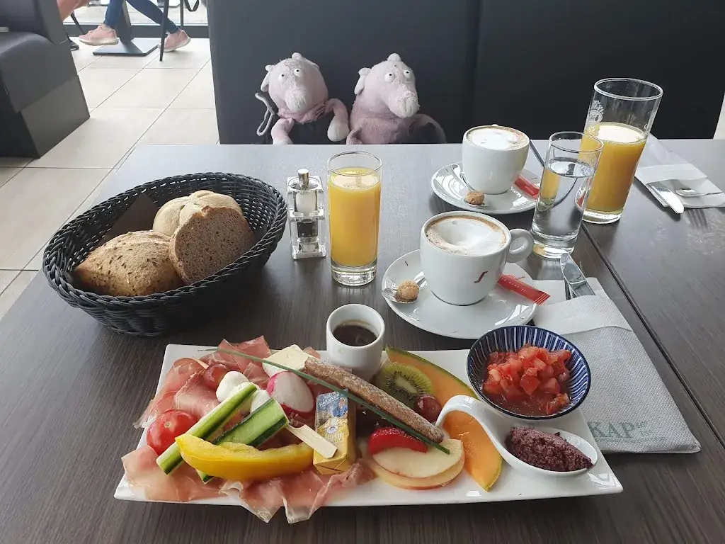 Menu_Kap 4613 - Die Pyramide und Terrasse im Millstätter See_Obermillstatt_image_7