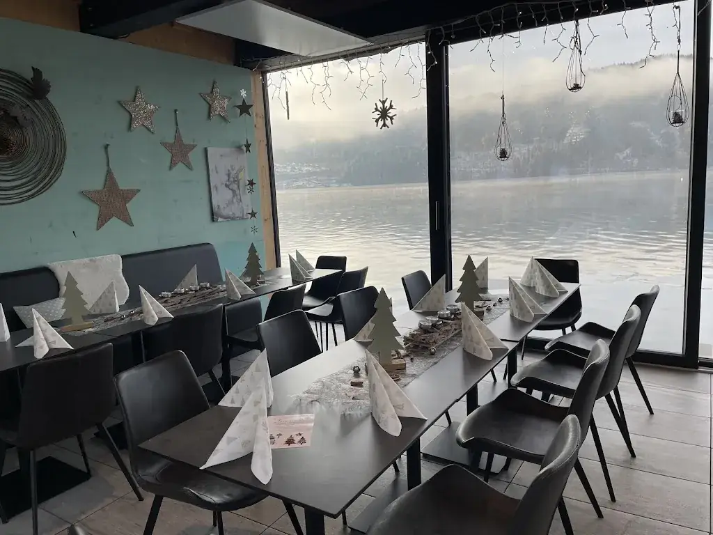 Kap 4613 - Die Pyramide und Terrasse im Millstätter See restaurant à Obermillstatt