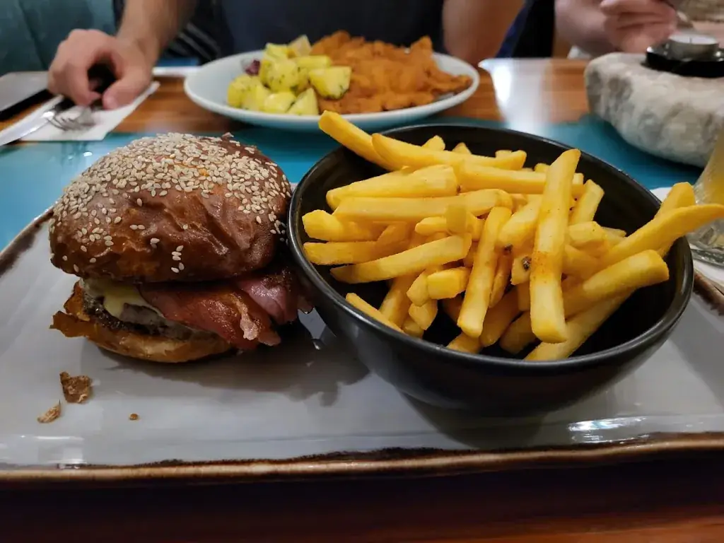 Klemen_Pizzeria Ristorante Peppino_Millstatt_avis