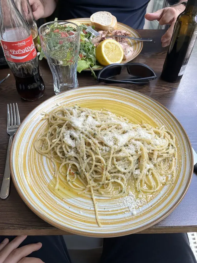 Ábel Jánoskuti_Restaurant Due cuori e un Prosciutto_Millstatt_avis