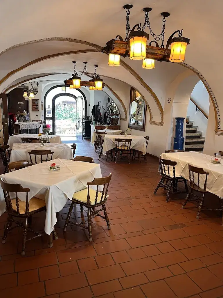 Laura Martišková_Gasthof Tell_Paternion_avis