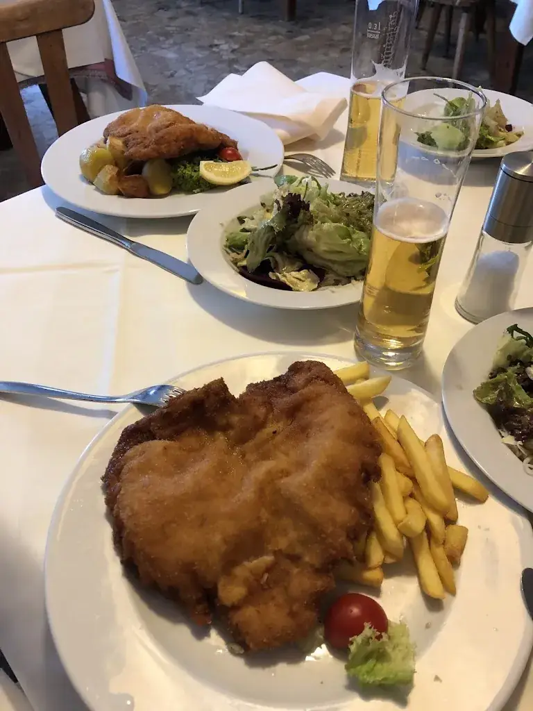 Sylvia Taylor_Gasthof Tell_Paternion_avis