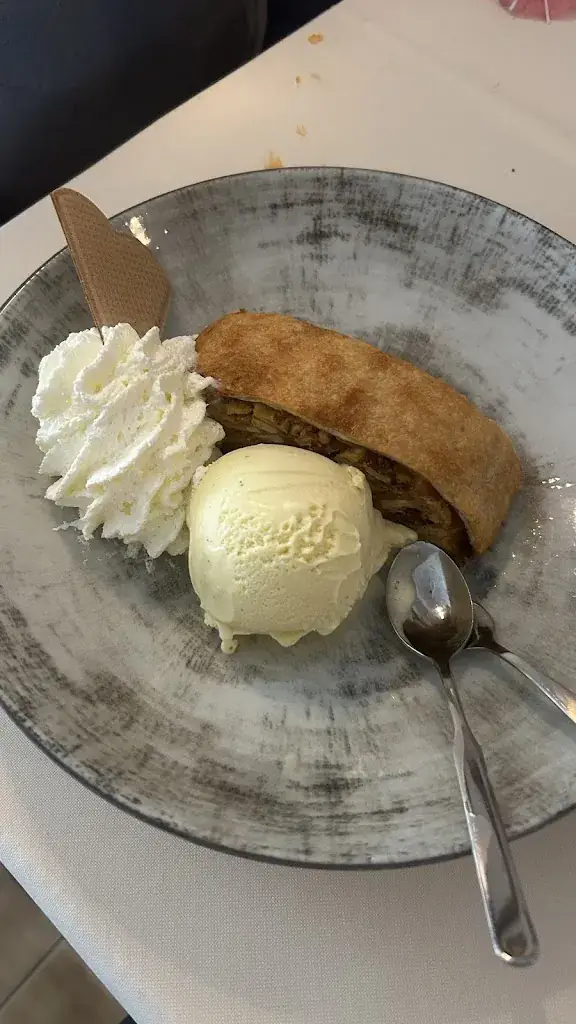 Tal Meles Bibi_May's Apartments & Restaurant_Obervellach_avis