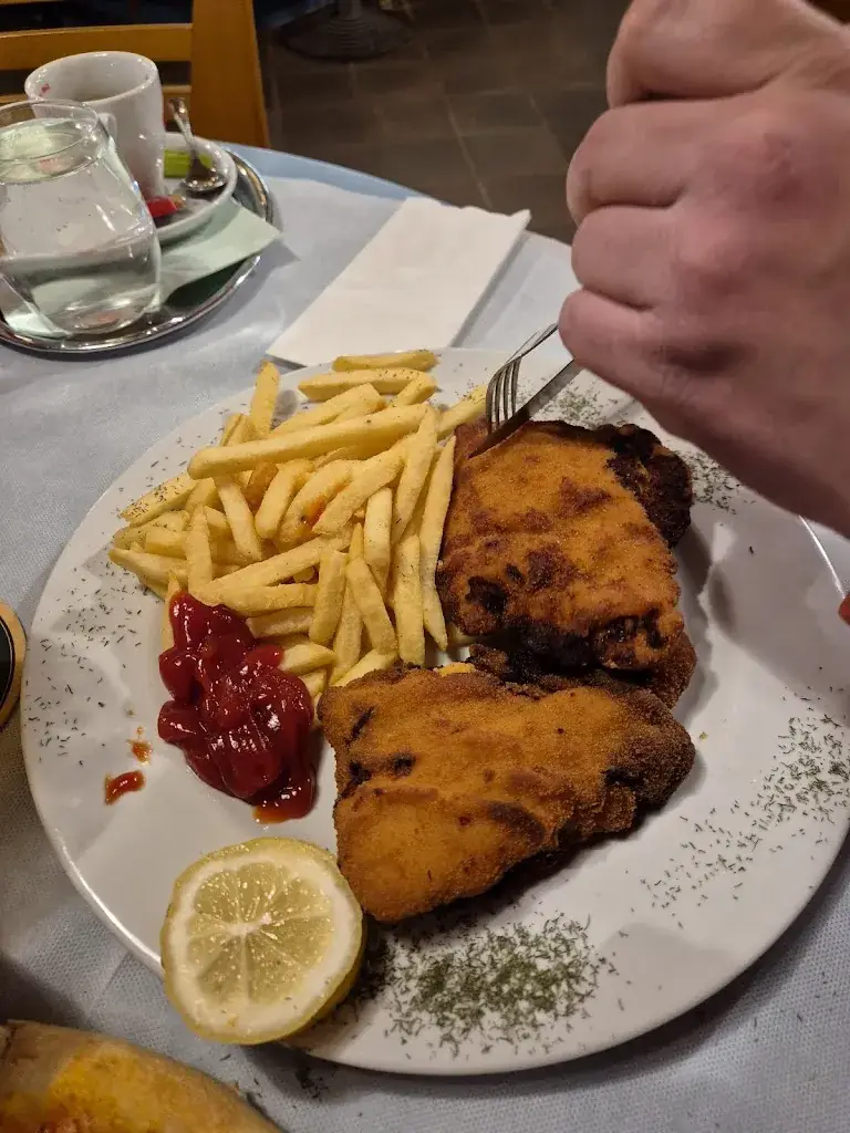 Tamara Glejdurová_Pizzeria Restaurant Café EL Chapo Obervellach_Obervellach_avis